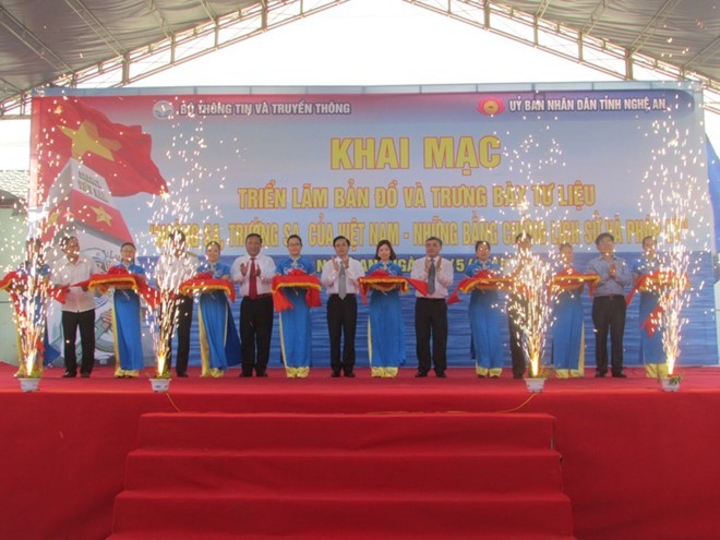 В провинции Нгеан открылась выставка, посвященная островам Хоангша и Чыонгша  - ảnh 1